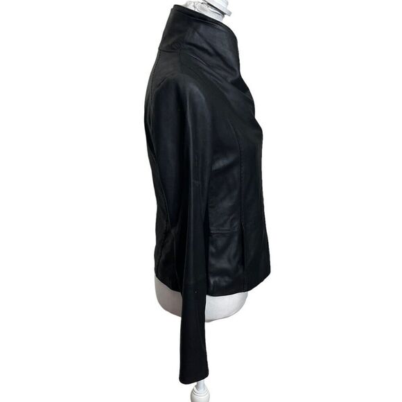 Welcome to my closet! - Picture 3 of 14